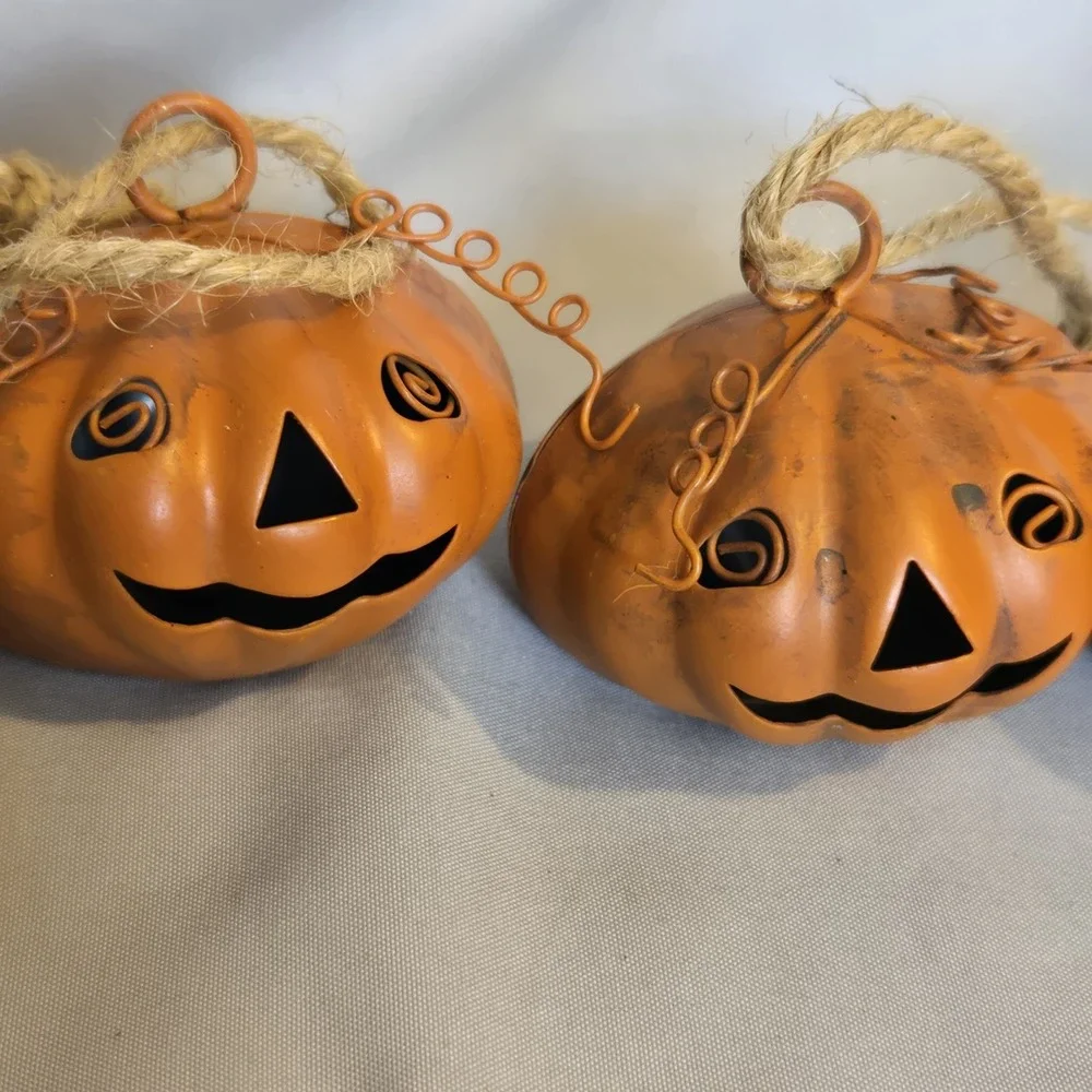 Set of 5 Metal Rustic Rattle Jack O Lantern Pumpkin Ornaments Halloween Jute